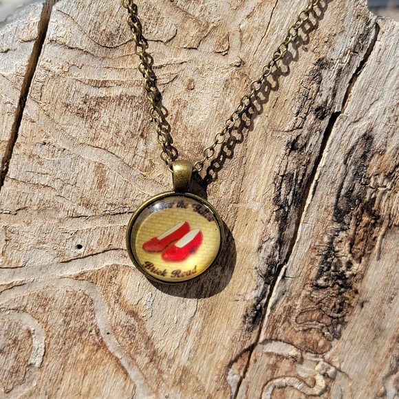 3/$20 Wizard of Oz Necklace Dorothys Red Slippers Cabochon Dome Pendant Jewelry - Picture 7 of 11